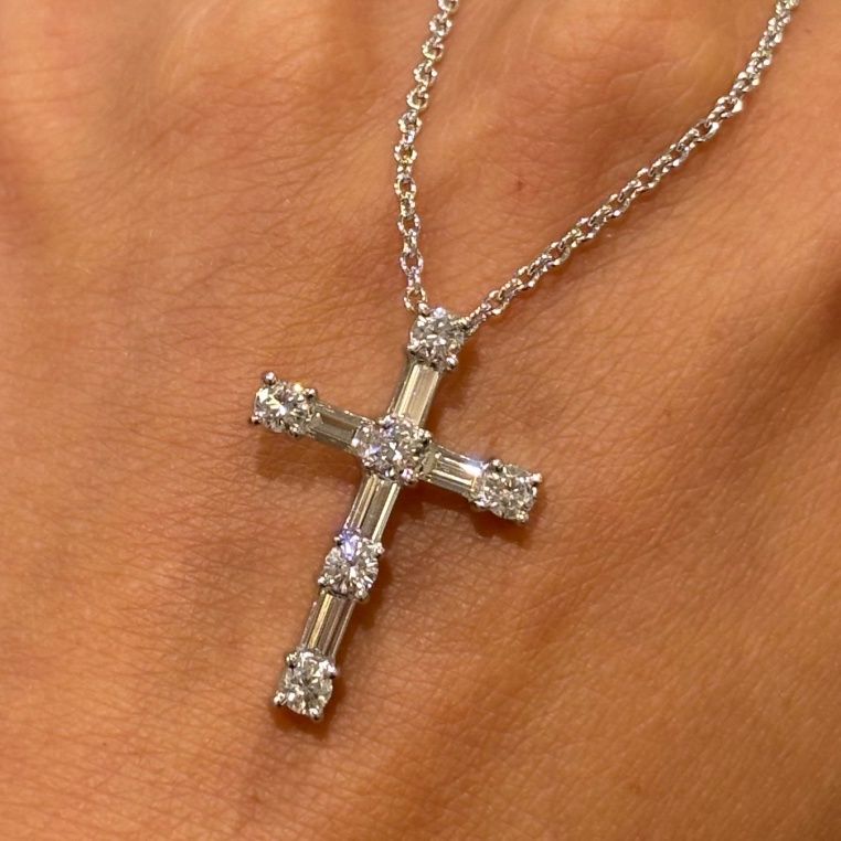 Pre-Owned Platinum 1.00ct Round Brilliant &amp; Baguette Diamond Cross