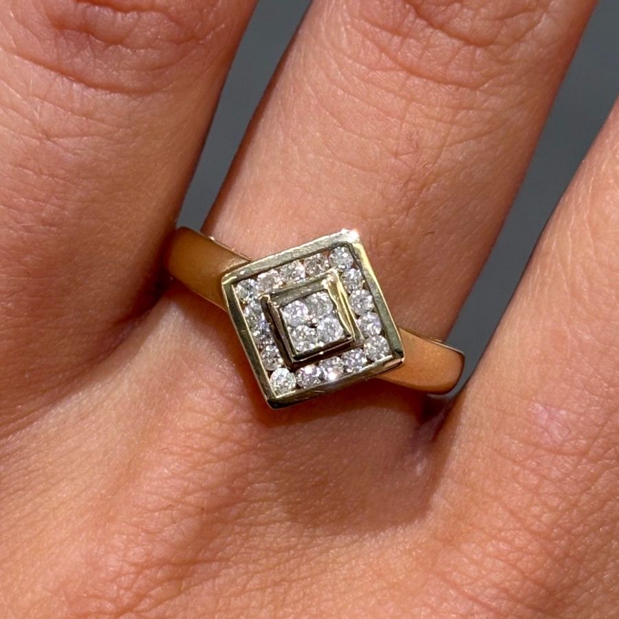 Pre-Owned 9ct Yellow Gold 0.20ct Diamond Cluster Ring