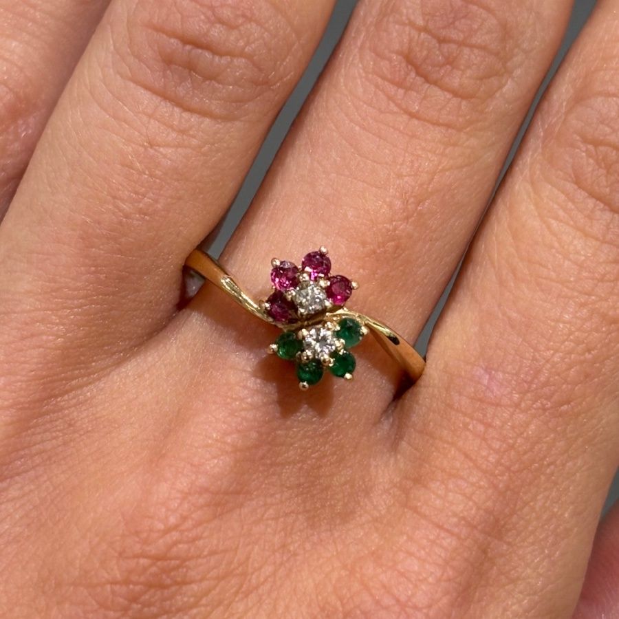 Pre-Owned 9ct Yellow Gold 0.16ct Emerald &amp; 0.20ct Ruby Flower Ring