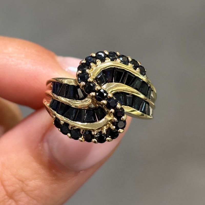 Pre-Owned 9ct Yellow Gold 1.67ct Sapphire Cluster Wave Ring