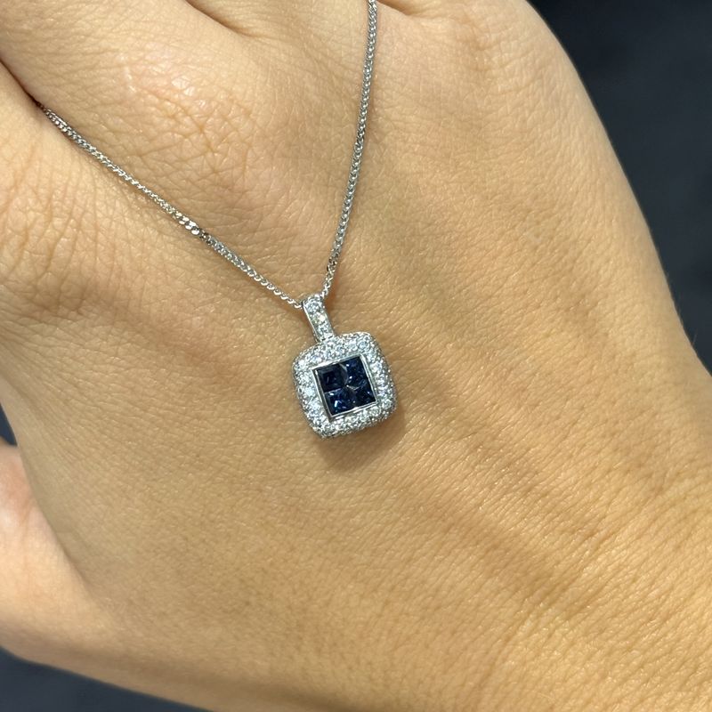 Pre-Owned 18ct White Gold 0.28ct Sapphire & 25ct Diamond Pendant Pre-Owned 18ct White Gold 0.28ct Sapphire & 25ct Diamond Pendant