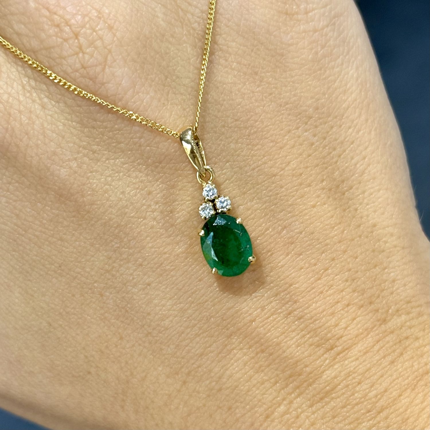 Pre-Owned 18ct Yellow Gold 1.6ct Oval Cut Emerald &amp; 0.09ct Diamond Pendant