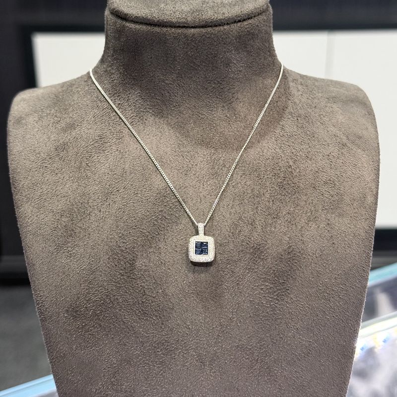 Pre-Owned 18ct White Gold 0.28ct Sapphire & 25ct Diamond Pendant