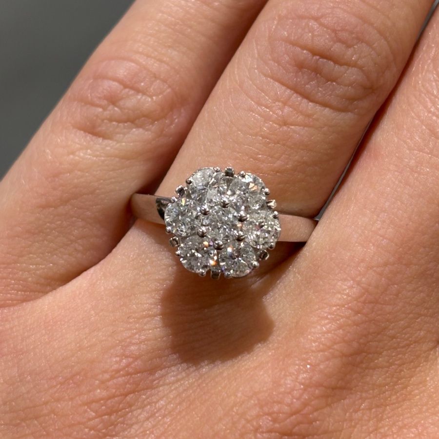 Pre-Owned 9ct White Gold 1.00ct Diamond Flower Cluster Ring