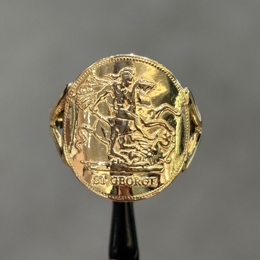 Pre-Owned 9ct Yellow Gold St George Sovereign Style Signet Ring
