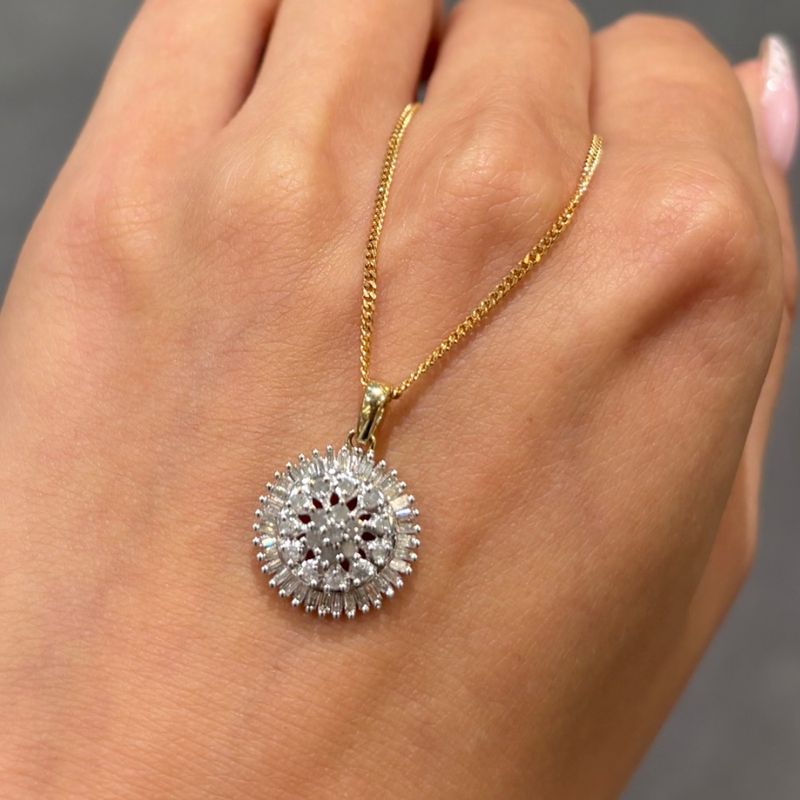 Pre-Owned 9ct Yellow Gold 0.25ct Diamond Cluster Pendant Pre-Owned 9ct Yellow Gold 0.25ct Diamond Cluster Pendant