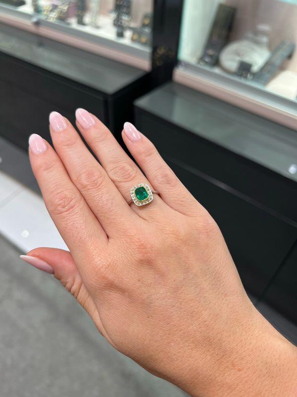 Pre-Owned Vintage 1.21ct Emerald &amp; 0.25ct Old Mine Cut Diamonds