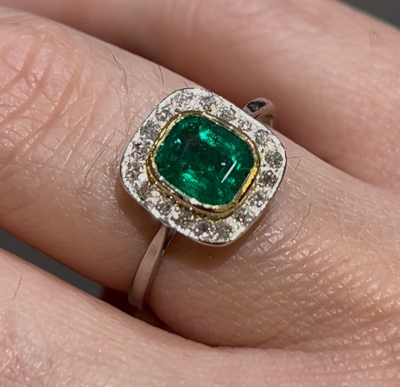 Pre-Owned Vintage 1.21ct Emerald &amp; 0.25ct Old Mine Cut Diamonds