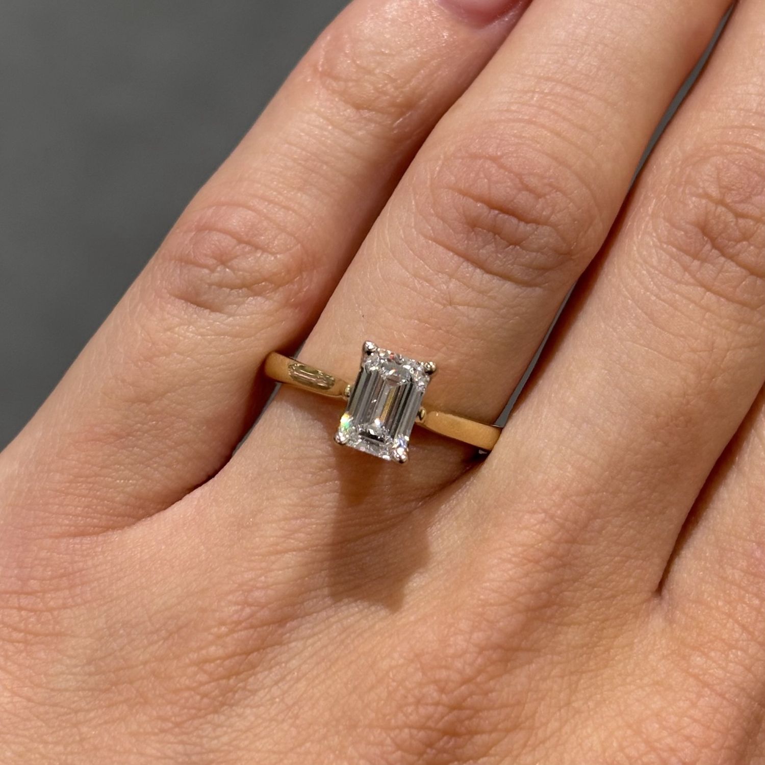 Pre-Owned 18ct Yellow Gold 1.09ct E VS1 Emerald Lab Grown Diamond Ring Pre-Owned 18ct Yellow Gold 1.09ct E VS1 Emerald Lab Grown Diamond Ring