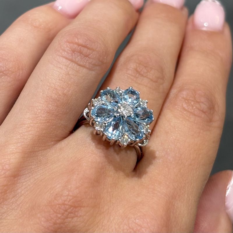 Pre-Owned 18ct White Gold 2.10ct Aquamarine &amp; 0.31ct Diamond Ring