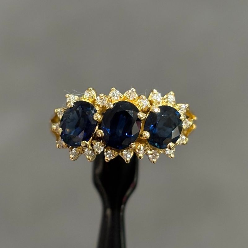 Pre-Owned 18ct Yellow Gold 1.50ct Sapphire & 0.12ct Diamond Cluster Ring Pre-Owned 18ct Yellow Gold 1.50ct Sapphire & 0.12ct Diamond Cluster Ring