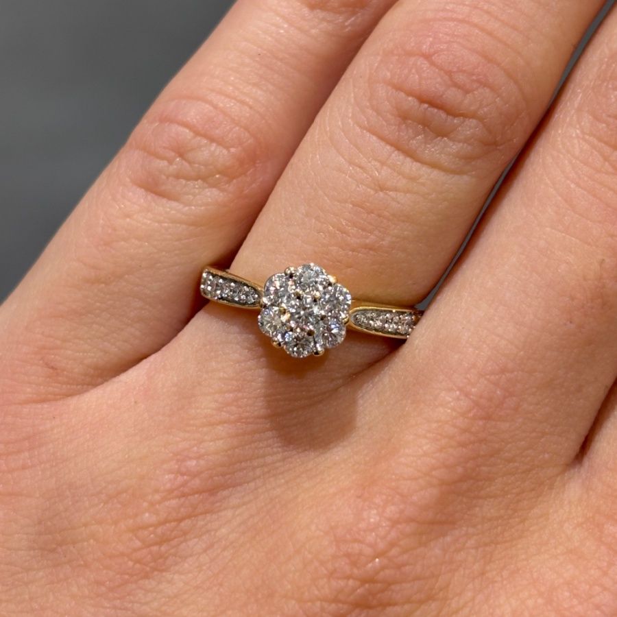 Pre-Owned 18ct Yellow Gold 0.51ct Diamond Cluster Ring