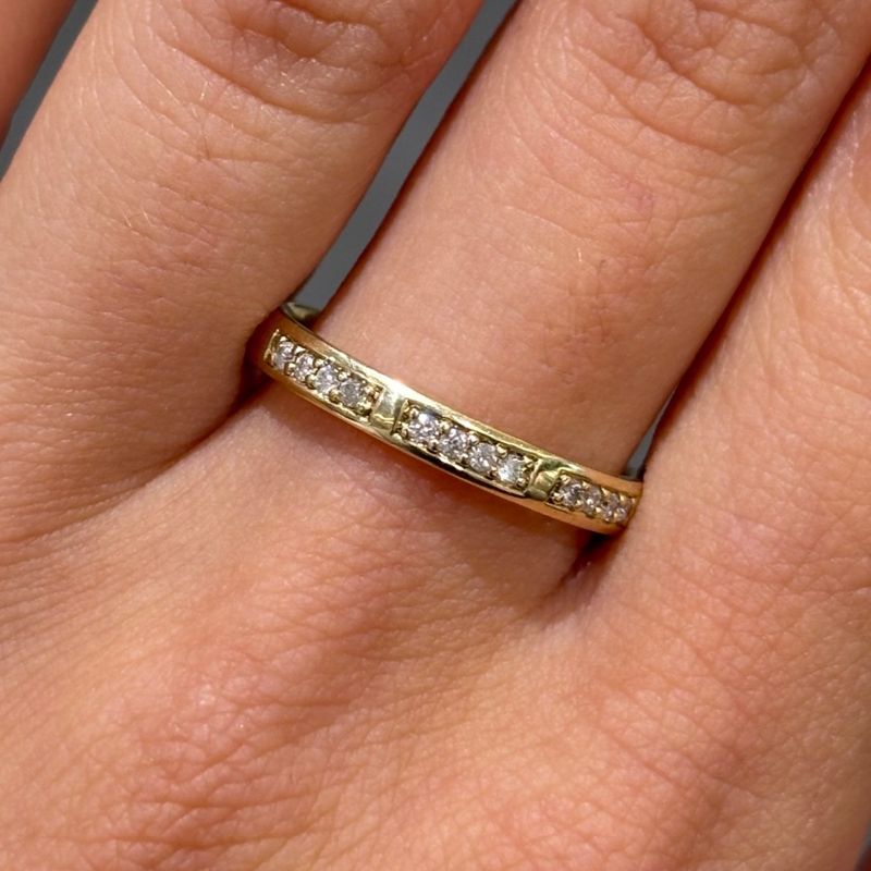 Pre-Owned 9ct Yellow Gold 0.06ct Diamond Set Band Pre-Owned 9ct Yellow Gold 0.06ct Diamond Set Band