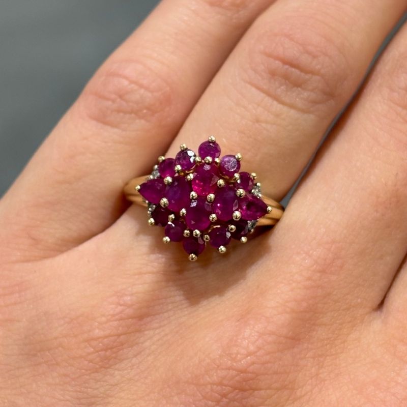 Pre-Owned 9ct Yellow Gold Ruby Cluster Ring Pre-Owned 9ct Yellow Gold Ruby Cluster Ring