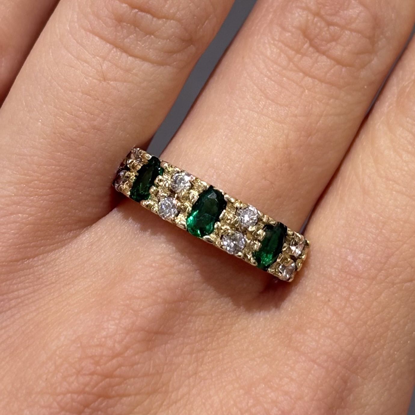 Pre-Owned 9ct Yellow Gold Green Garnet &amp; CZ Ring