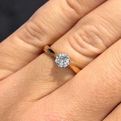 Pre-Owned 18ct Yellow Gold 0.33ct Round Brilliant Diamond Solitaire Ring Pre-Owned 18ct Yellow Gold 0.33ct Round Brilliant Diamond Solitaire Ring