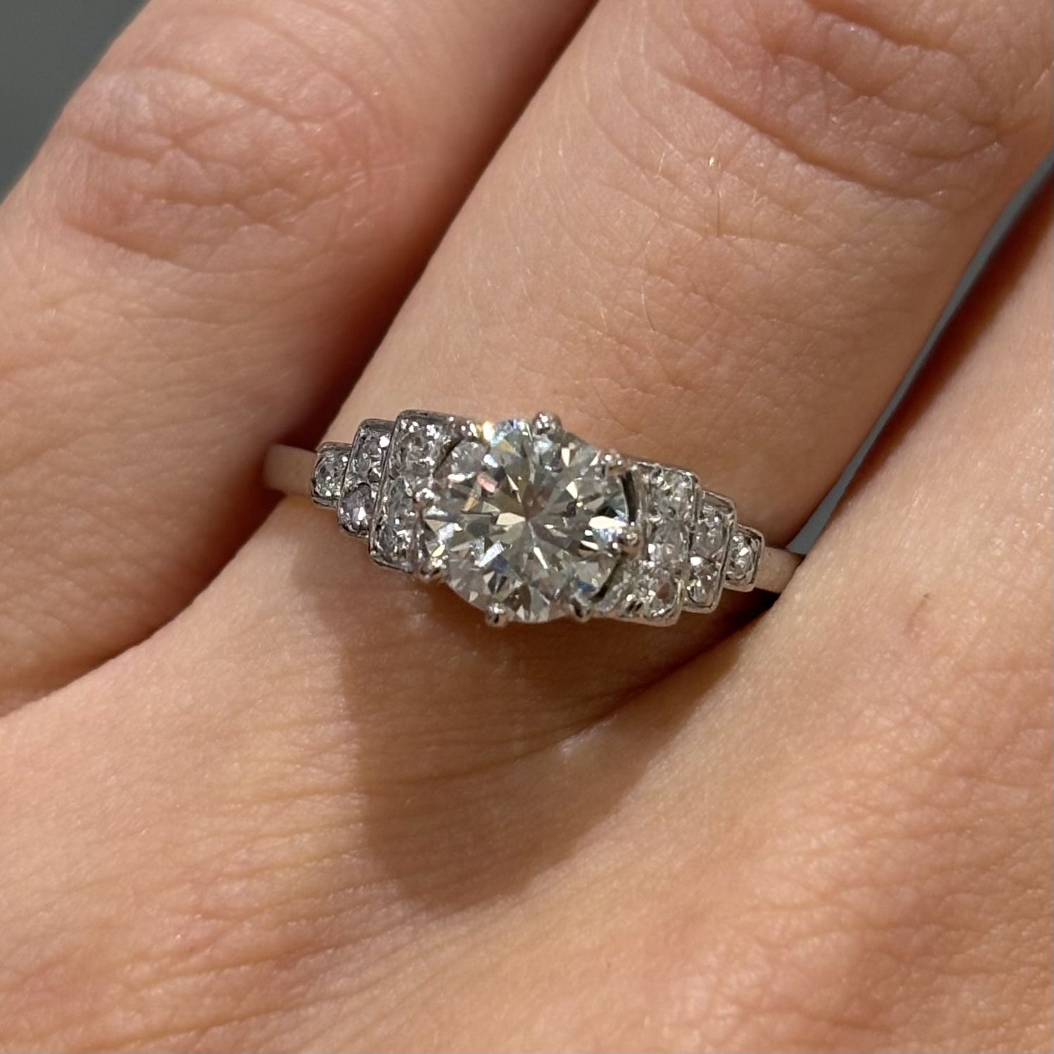 Pre-Owned 0.86ct Old European Cut Diamond with 0.06ct 8 Cut Set Shoulders&#39;