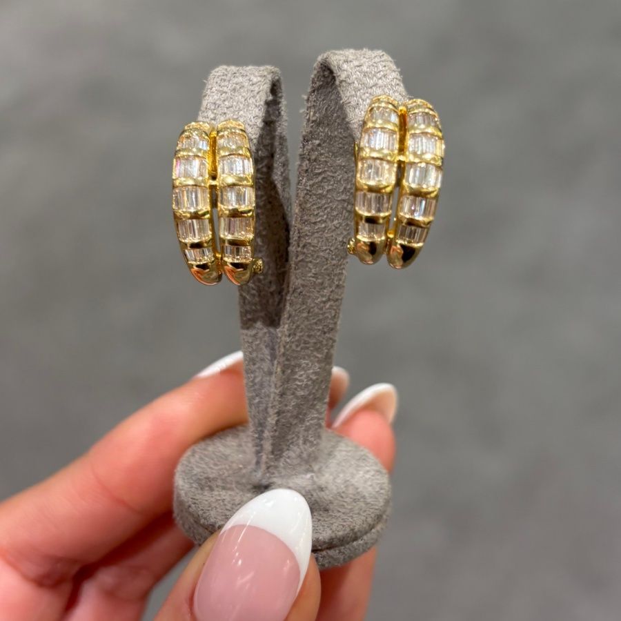 Pre-Owned 18ct Yellow Gold 1.90ct Diamond Cuff Earrings Pre-Owned 18ct Yellow Gold 1.90ct Diamond Cuff Earrings