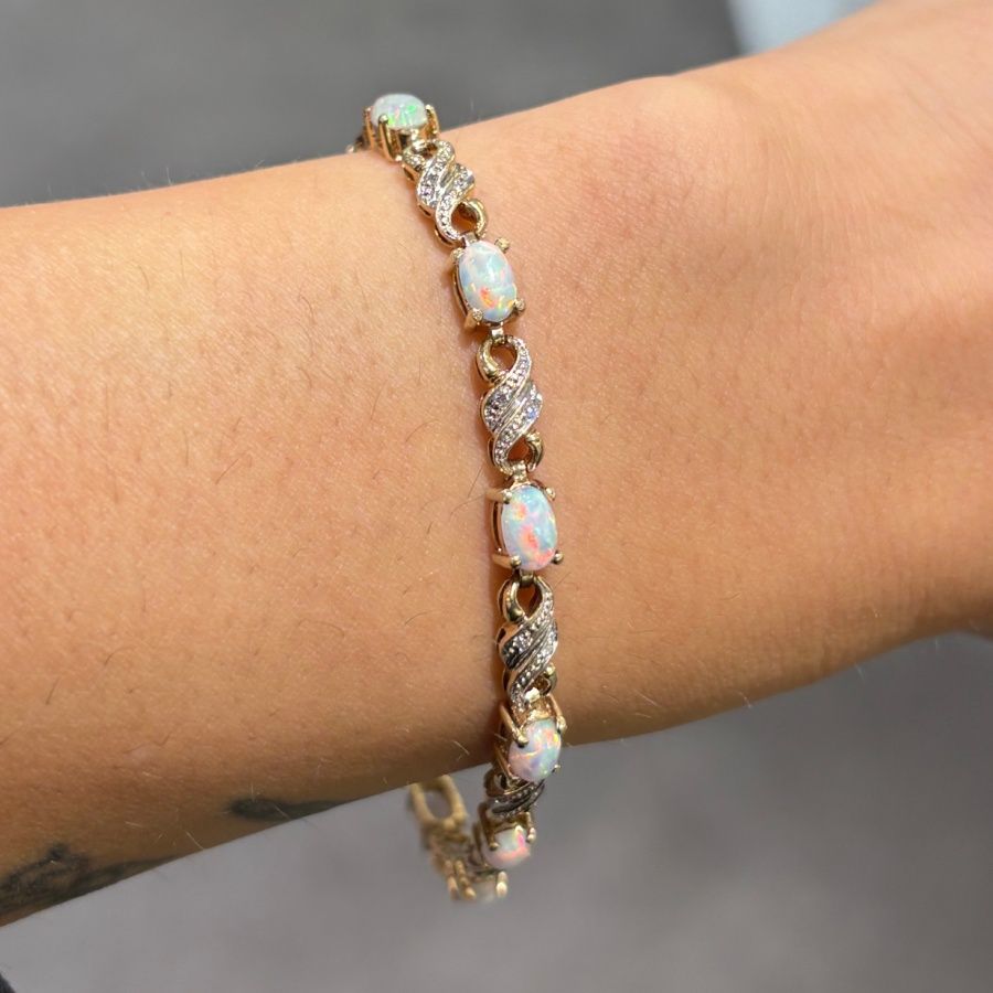 Pre-Owned 9ct Yellow Gold 2.42ct Opal &amp; Diamond Bracelet