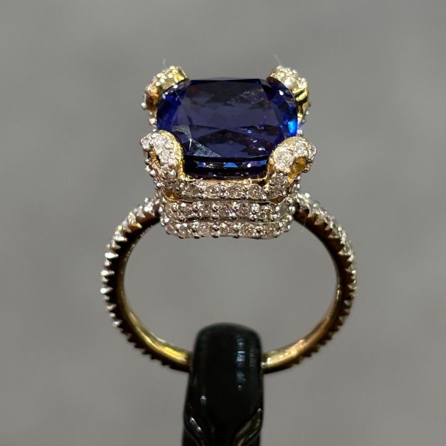 Pre-Owned 18ct Yellow Gold 5.50ct Tanzanite &amp; 1.25ct Diamond Ring