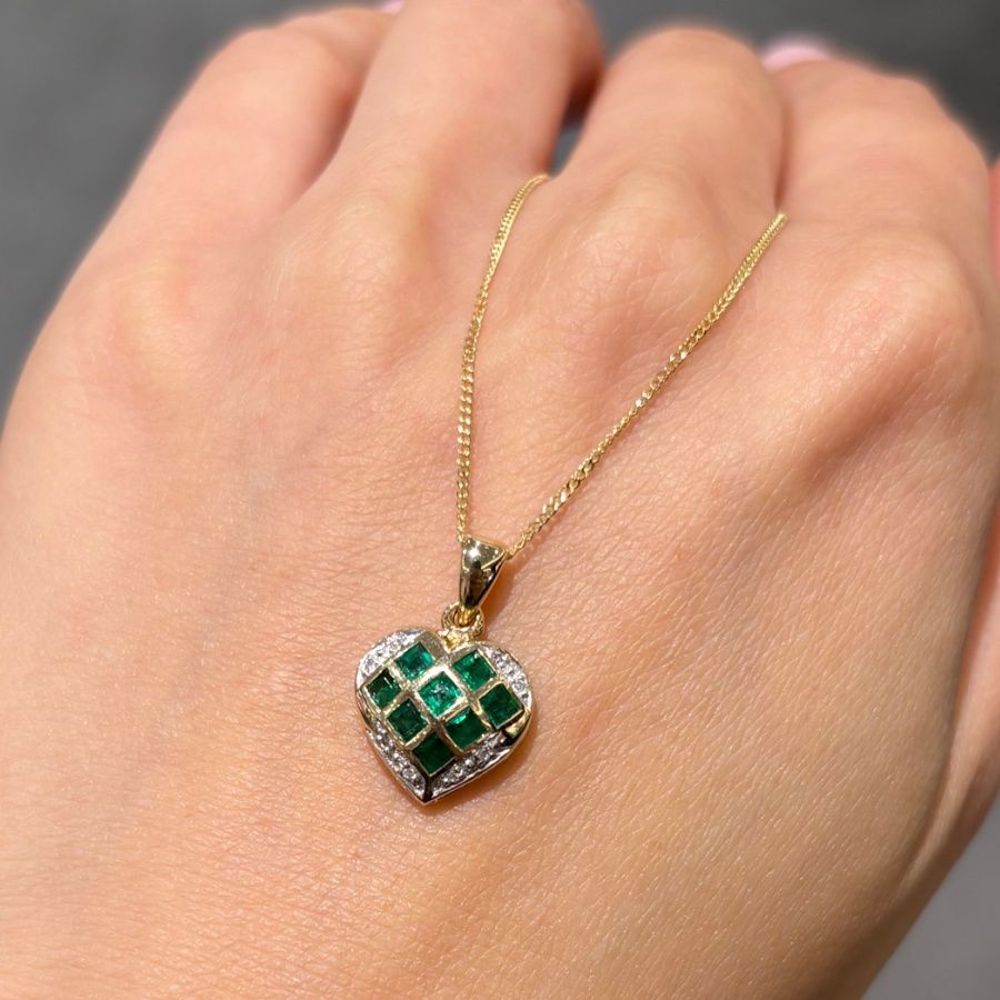 Pre-Owned 9ct Yellow Gold Emerald &amp; Diamond Heart Pendant &amp; Chain