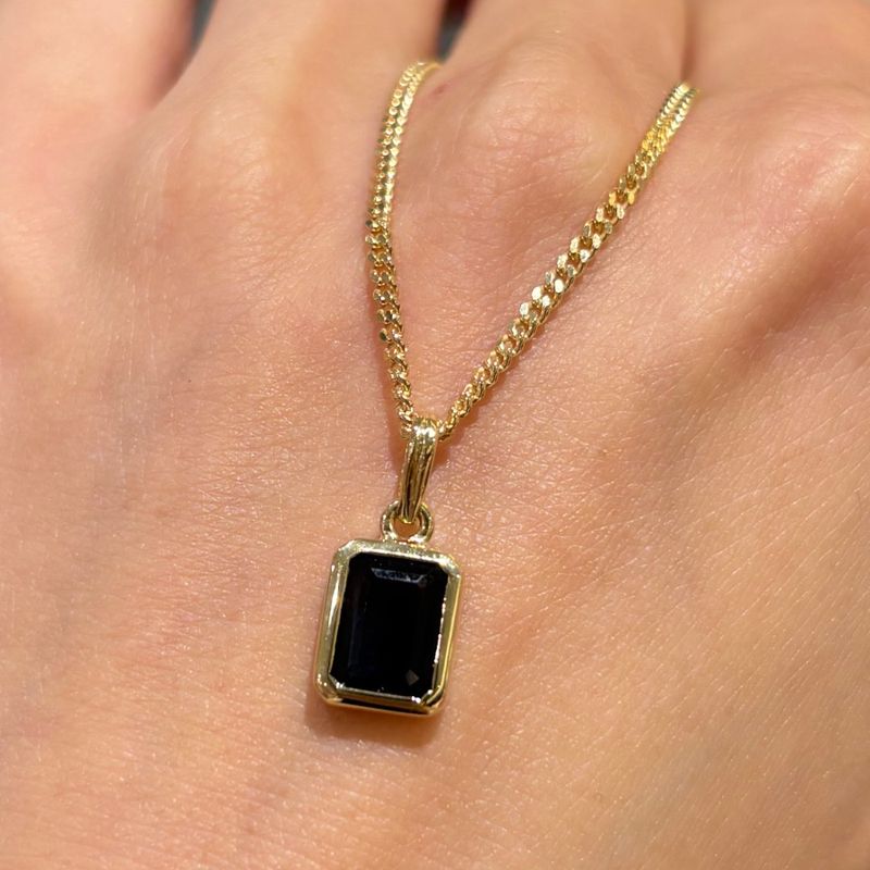 Pre-Owned 14ct Yellow Gold 1.40ct Sapphire Pendant Pre-Owned 14ct Yellow Gold 1.40ct Sapphire Pendant