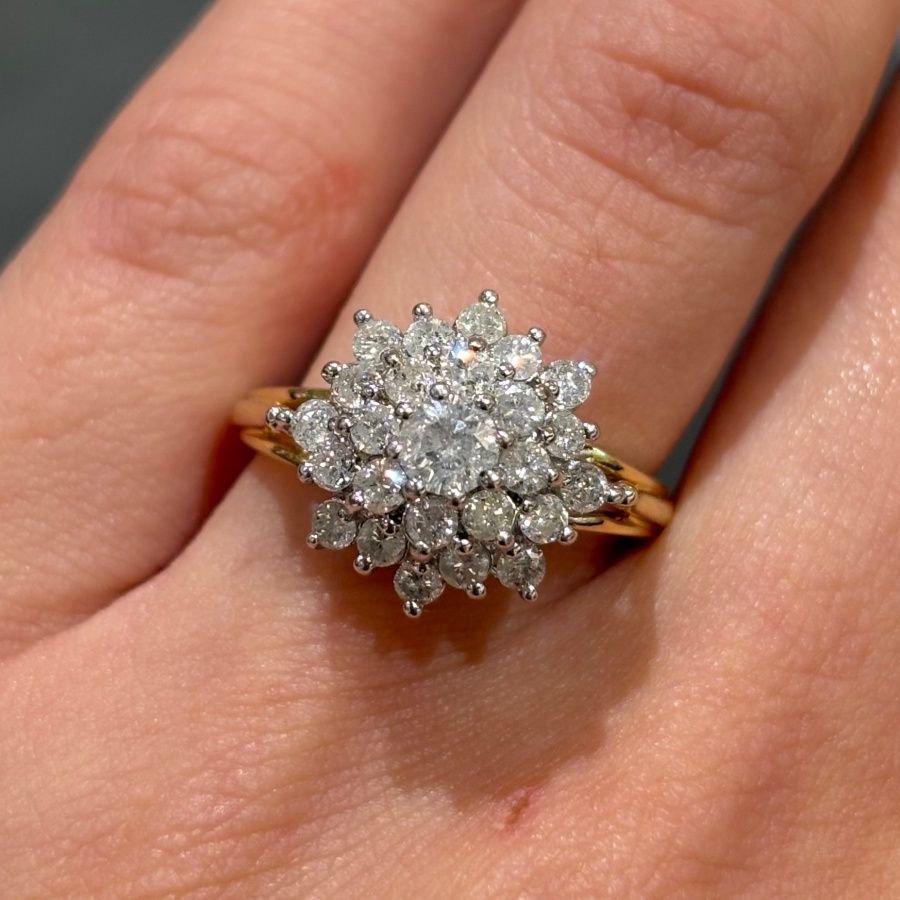 Pre-Owned 18ct Yellow Gold 1.00ct Diamond Cluster Ring