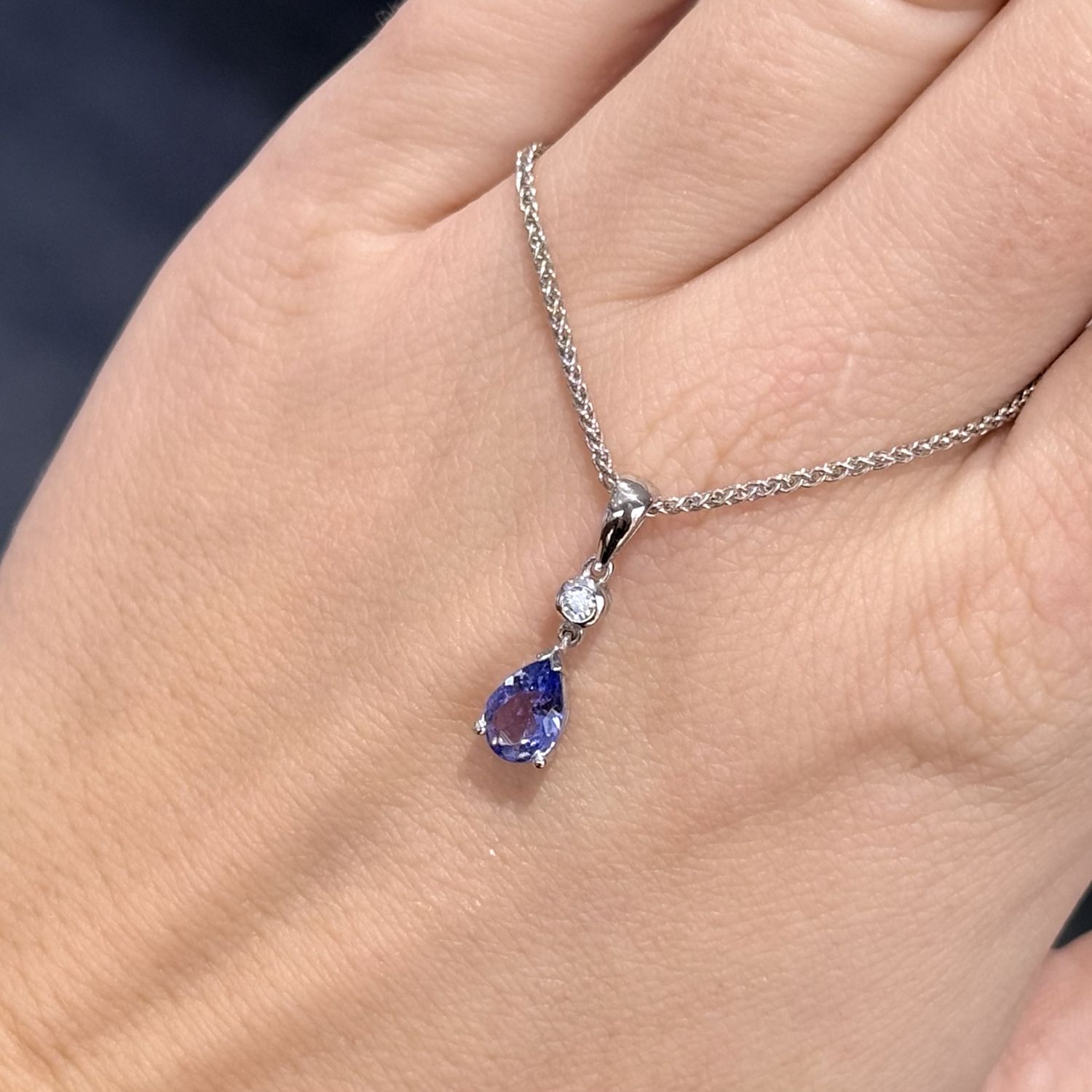Pre-Owned 9ct White Gold 0.47ct Tanzanite & 0.03ct Diamolnd Pendant Pre-Owned 9ct White Gold 0.47ct Tanzanite & 0.03ct Diamolnd Pendant