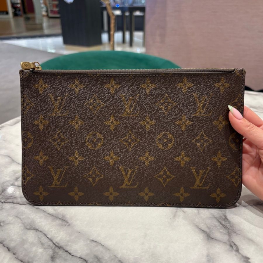 Pre-Owned Louis Vuitton Monogram Neverfull Pochette