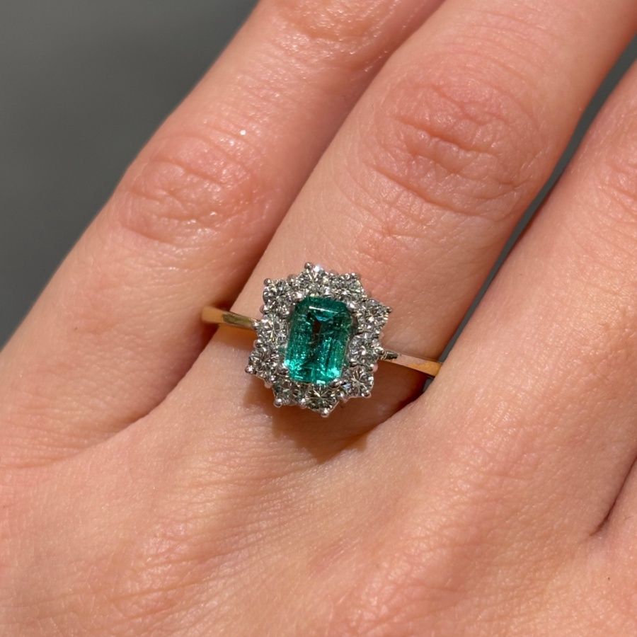 Pre-Owned 18ct Yellow Gold 0.60ct Emerald & 0.30ct Diamond Ring Pre-Owned 18ct Yellow Gold 0.60ct Emerald & 0.30ct Diamond Ring