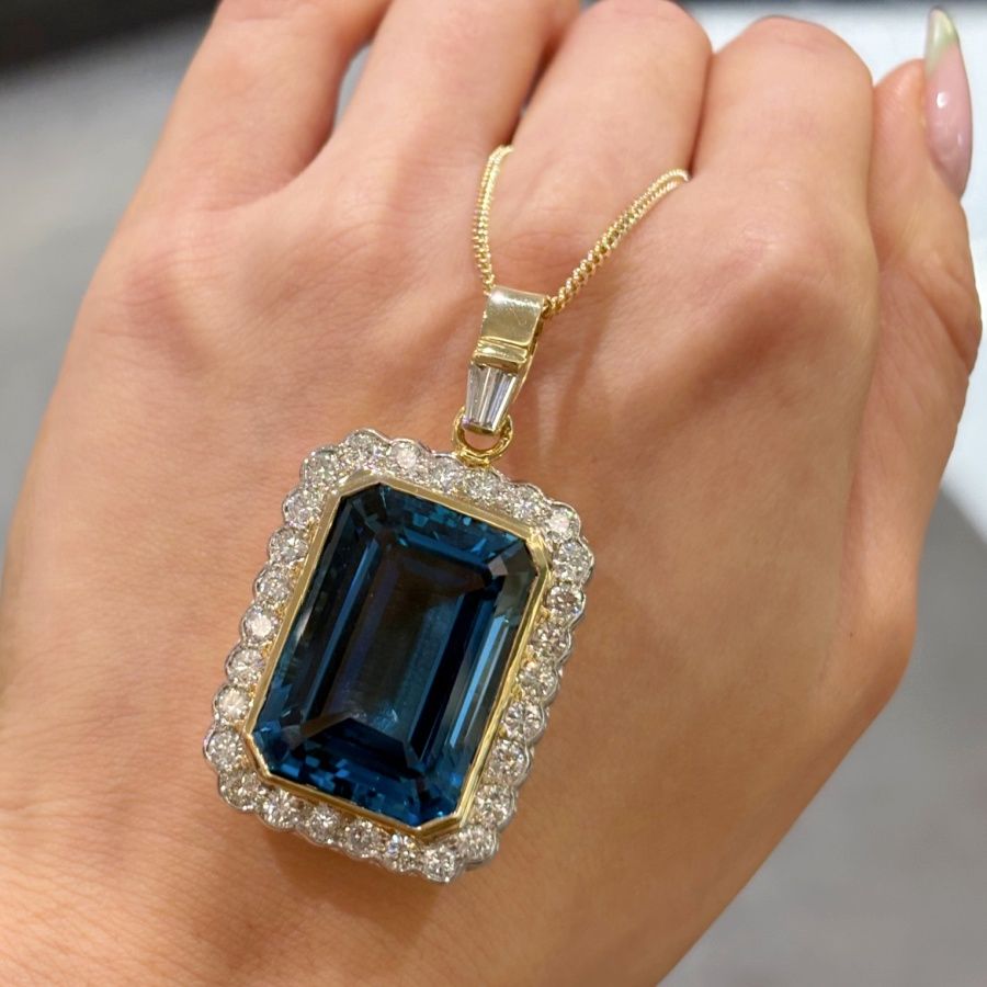 Pre-Owned 18ct Yellow Gold 84.00ct Blue Topaz &amp; 1.90ct Diamond Pendant