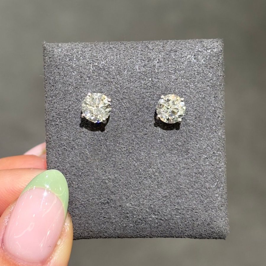Pre-Owned 18ct White Gold 1.75ct I I1 Natural Round Brilliant Diamond Stud Earrings