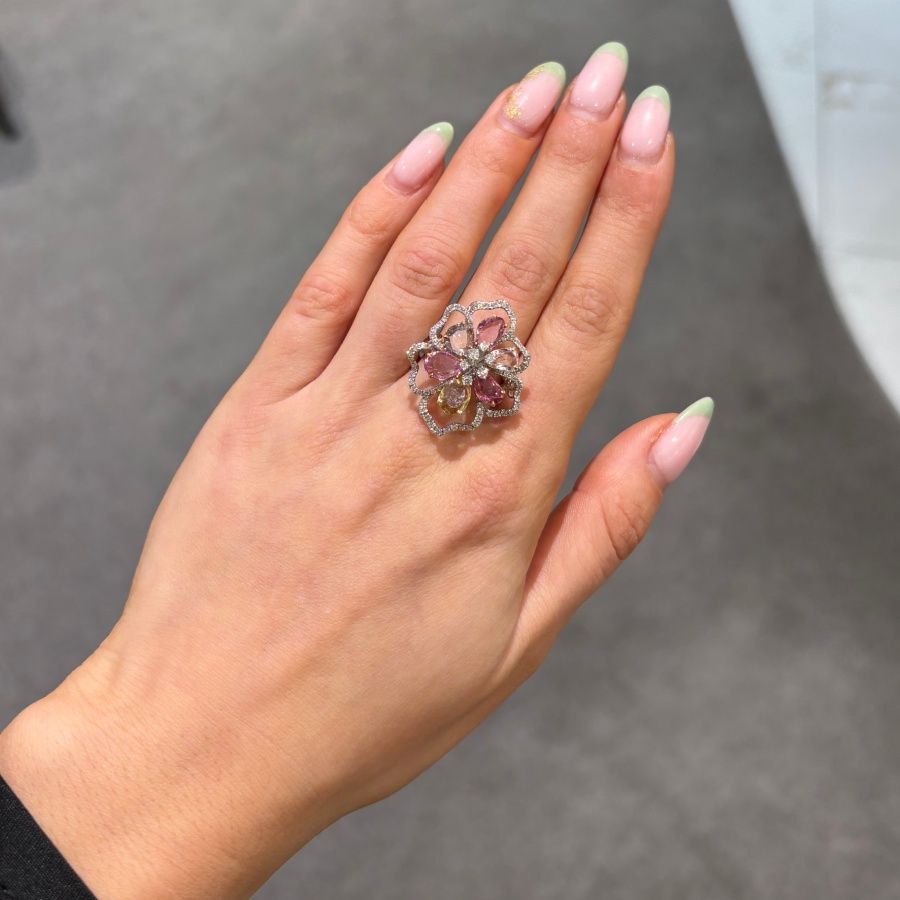 18ct White Gold 3.12ct Multi-Sapphire &amp; 0.82ct Diamond Flower Ring