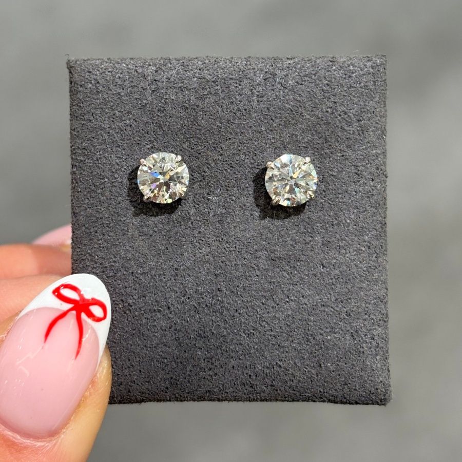 9ct White Gold Claw Set 2.06ct Lab Grown Diamond Stud Earrings 9ct White Gold Claw Set 2.06ct Lab Grown Diamond Stud Earrings