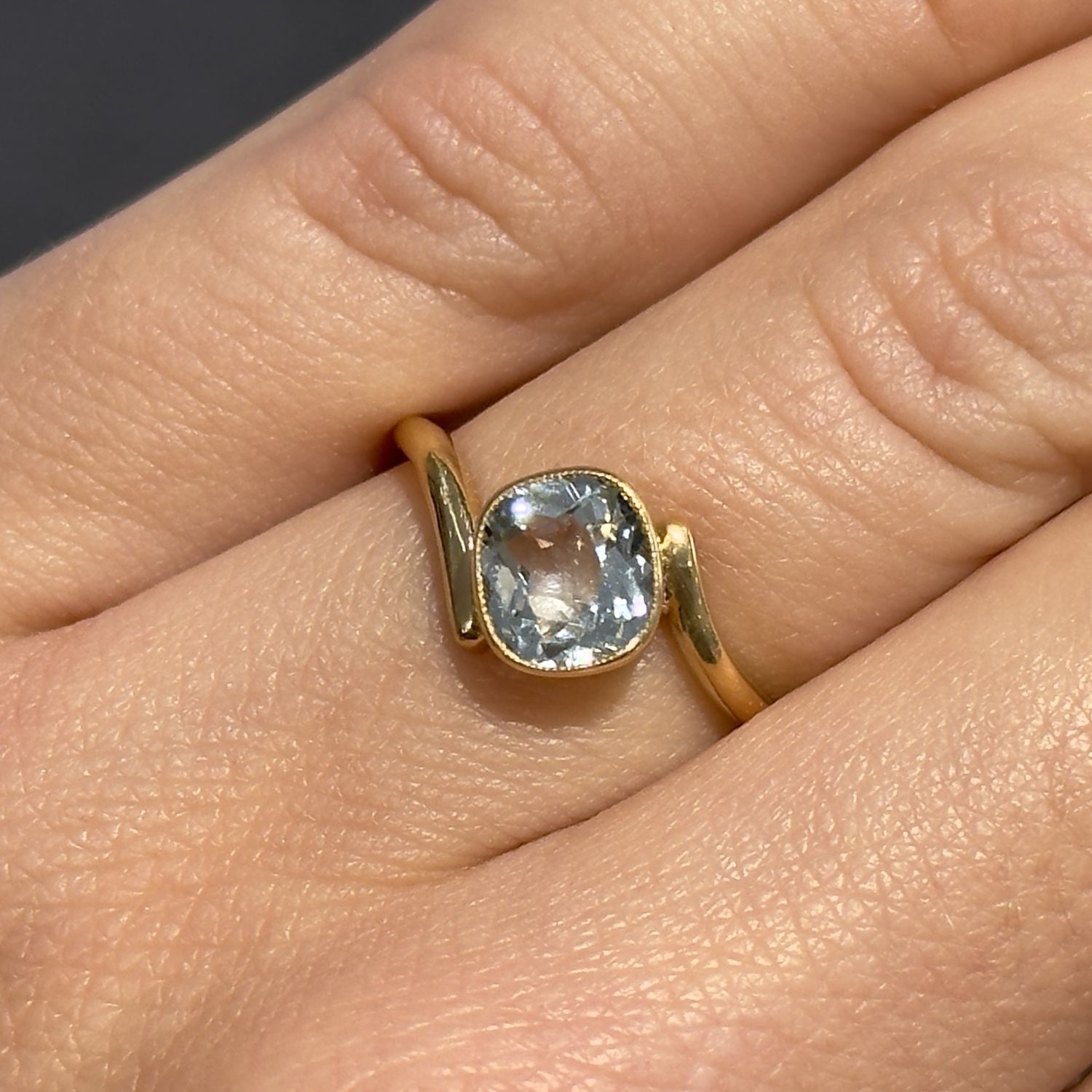 Pre-Owned 18ct Yellow Gold 0.70ct Aquamarine Ring Pre-Owned 18ct Yellow Gold 0.70ct Aquamarine Ring
