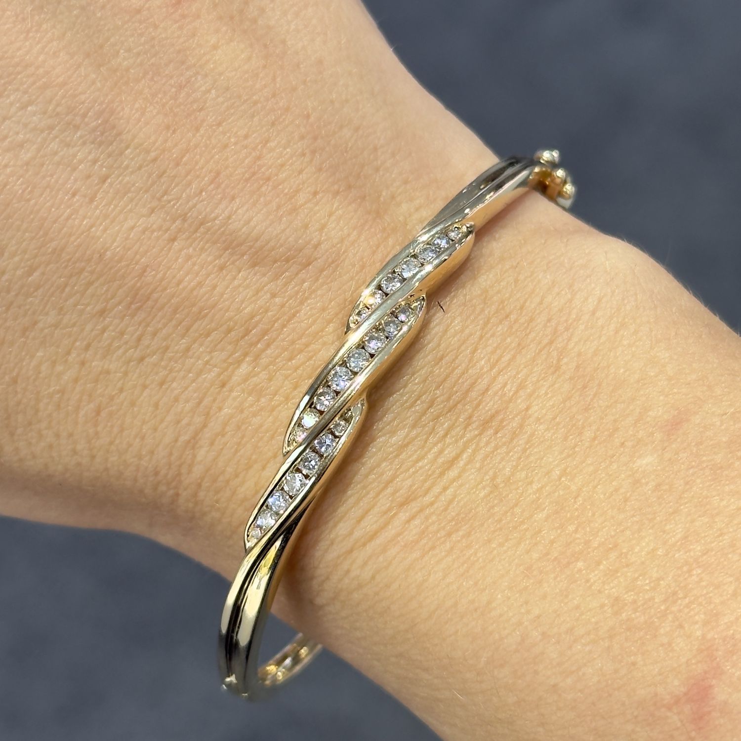 Pre-Owned 9ct Yellow Gold 0.72ct Diamond Bangle Pre-Owned 9ct Yellow Gold 0.72ct Diamond Bangle