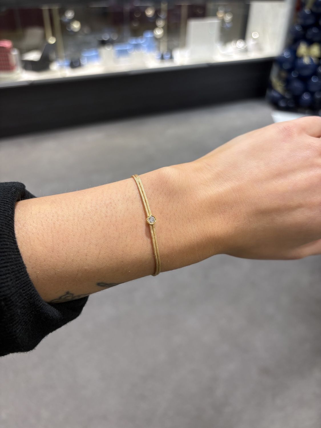 Love Lab 0.10ct Round Brilliant Cut Lab-Grown Diamond Gold-Nylon Cord Bracelet - Gold Setting