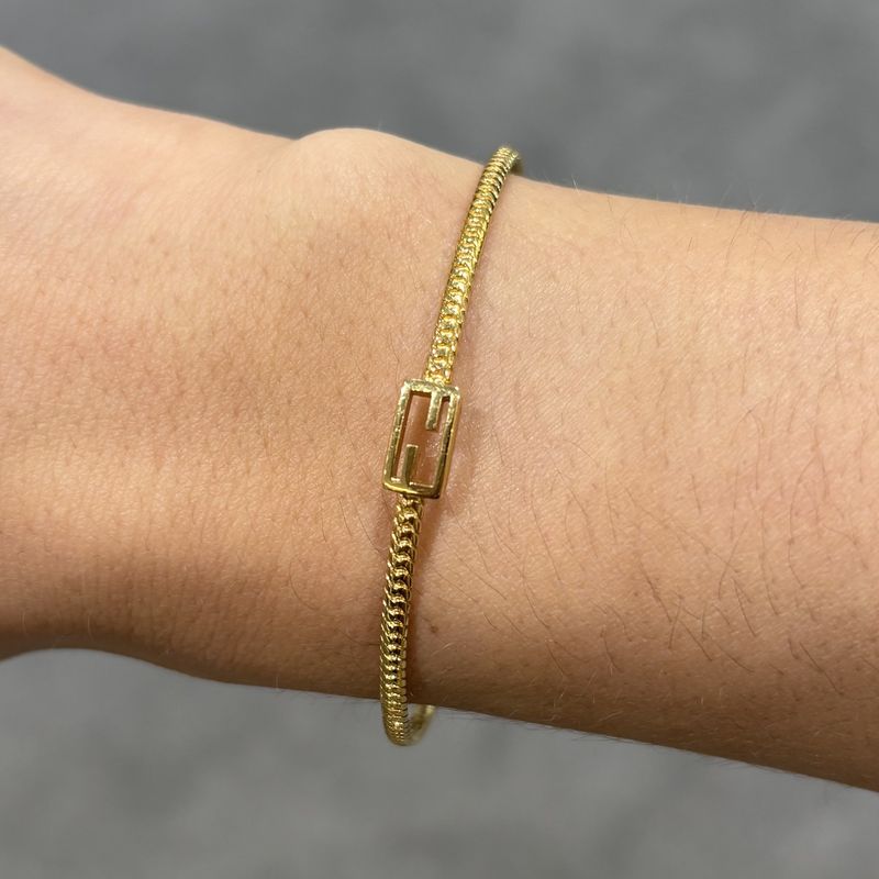 Pre-Owned Fendi Gold-Tone Baguette Bracelet Pre-Owned Fendi Gold-Tone Baguette Bracelet