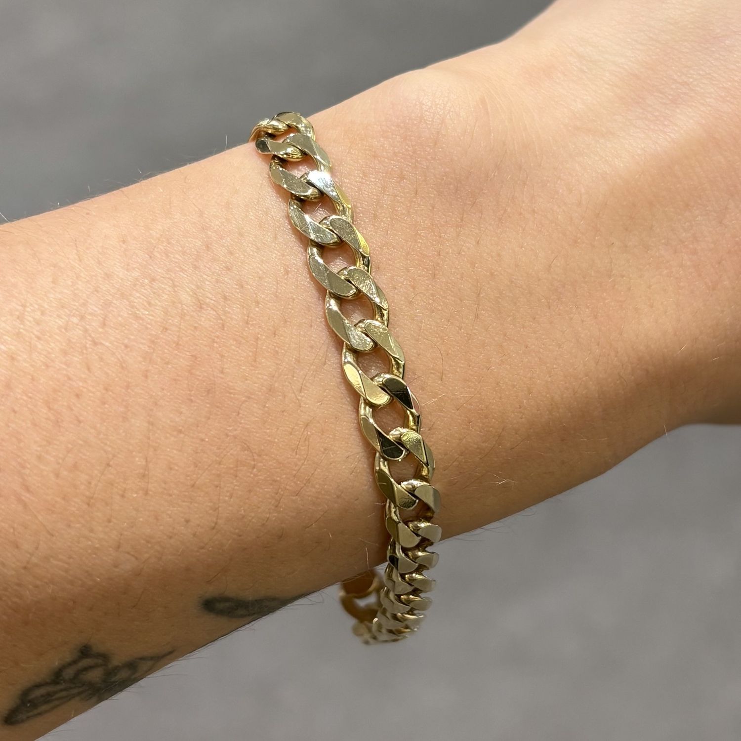 Pre-Owned 9ct Yellow Gold 71/4” Curb Bracelet 10.3g Pre-Owned 9ct Yellow Gold 71/4” Curb Bracelet 10.3g