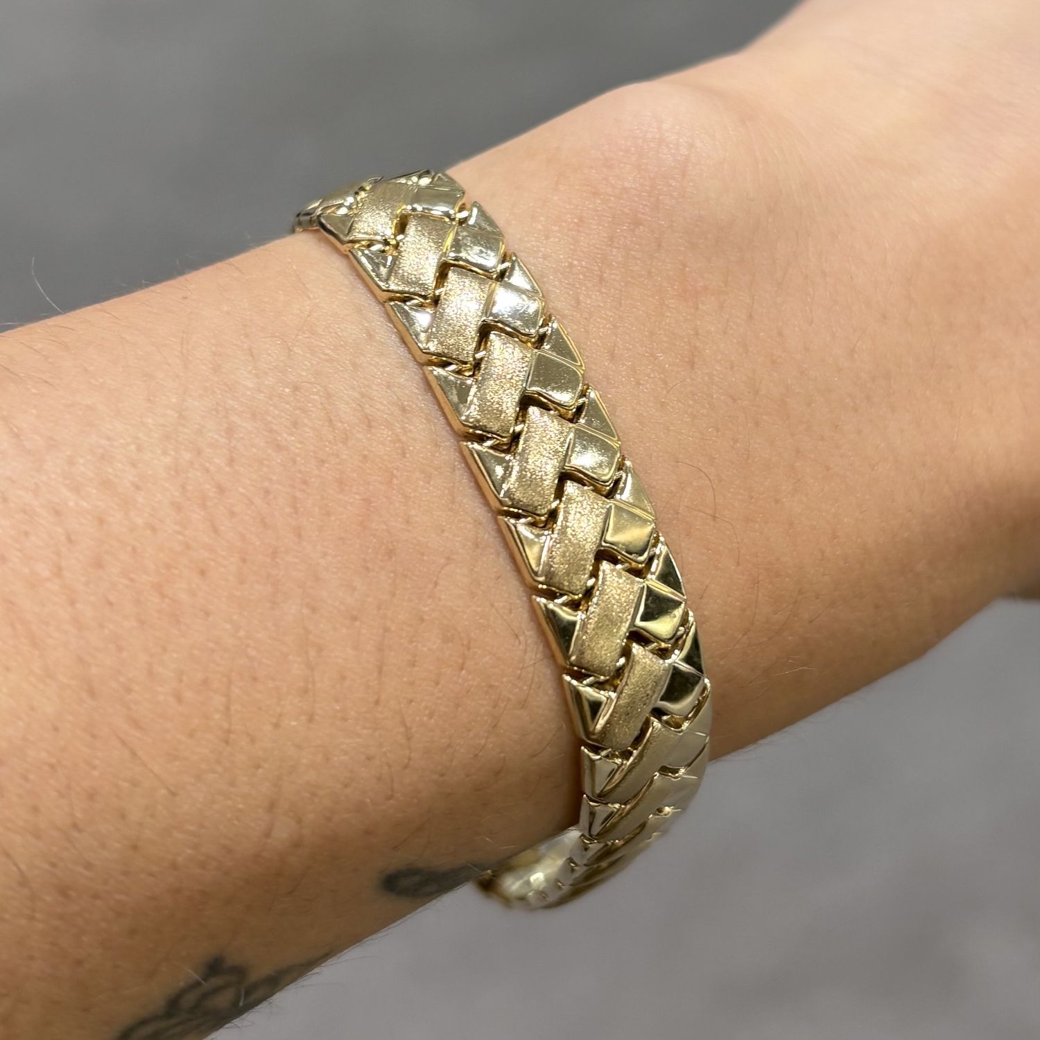 Pre-Owned 9ct Yellow Gold Fancy Flat Bracelet 7 1/4” 12.5g Pre-Owned 9ct Yellow Gold Fancy Flat Bracelet 7 1/4” 12.5g