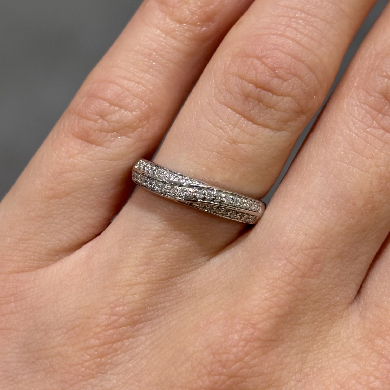 Pre-Owned 9ct White Gold 0.13ct Diamond 2 Row Band Ring Pre-Owned 9ct White Gold 0.13ct Diamond 2 Row Band Ring