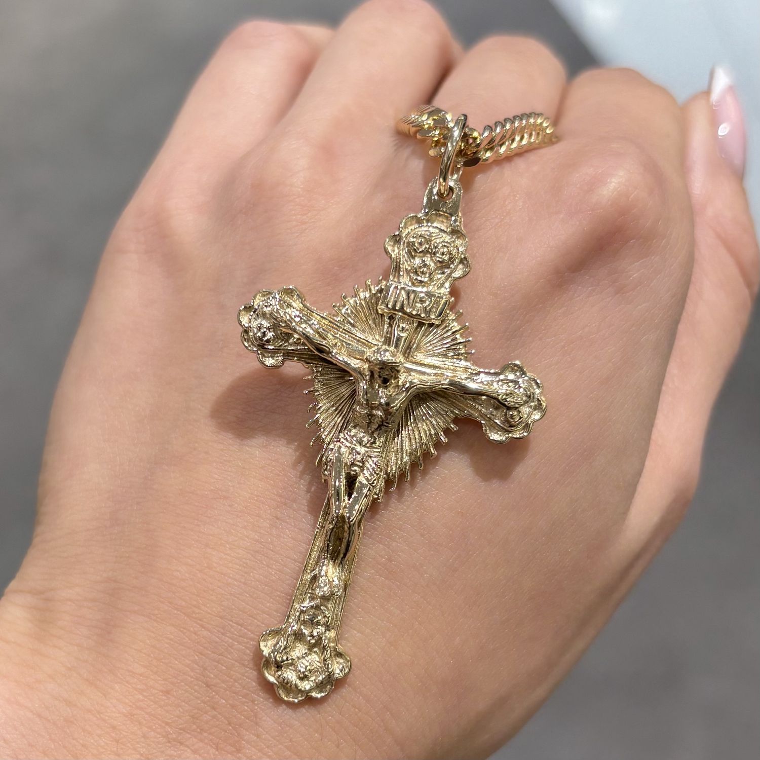 Pre-Owned 9ct Yellow Gold Sunburst Crucifix 12.4g
