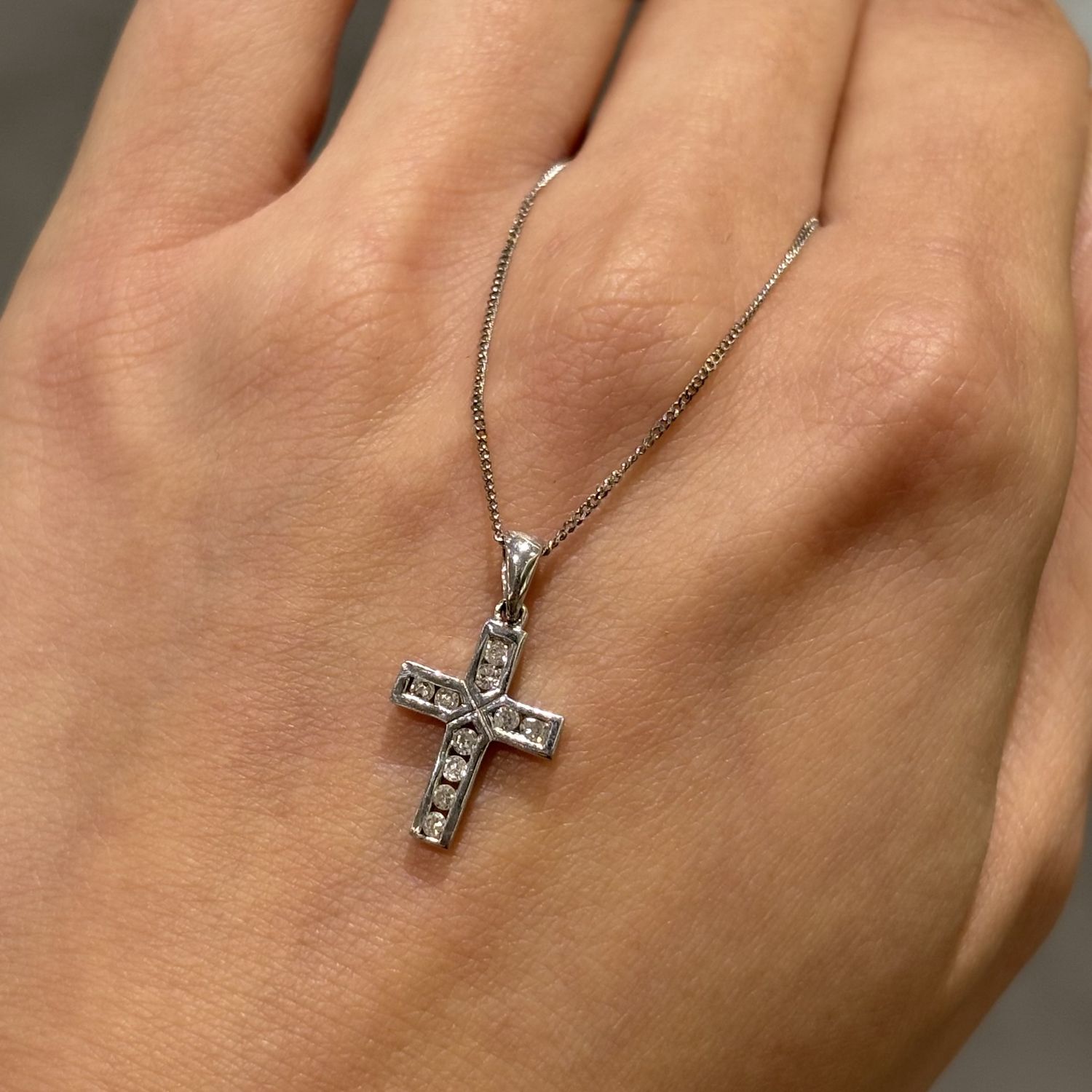 Pre-Owned 9ct White Gold 0.15ct Diamond Cross Pendant
