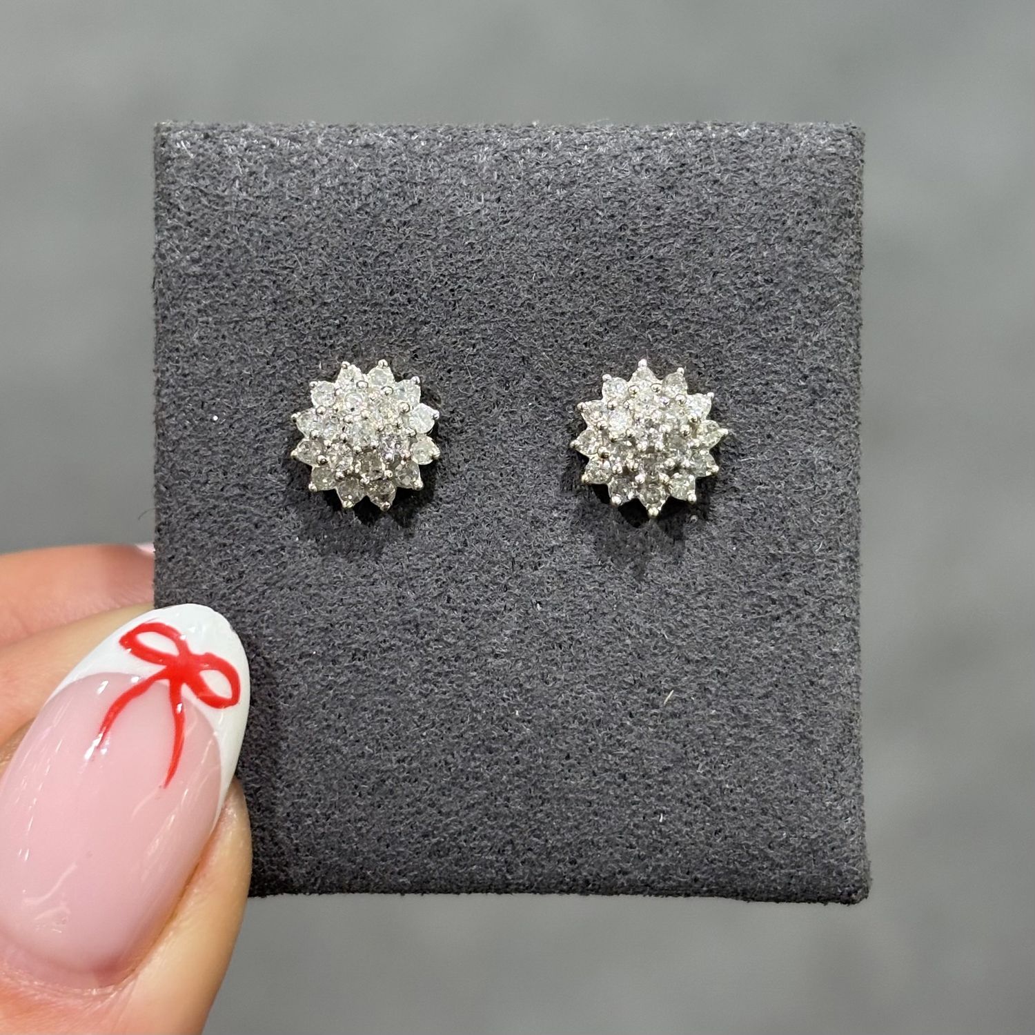 Pre-Owned 9ct Yellow Gold 0.50ct Diamond Cluster stud Earrings Pre-Owned 9ct Yellow Gold 0.50ct Diamond Cluster stud Earrings