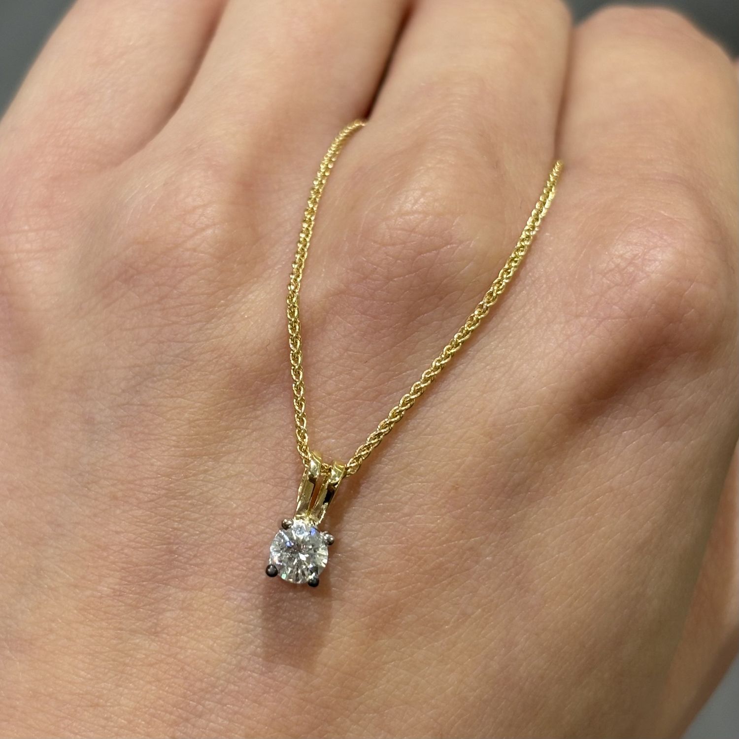 Pre-Owned 18ct Yellow Gold 0.23ct Diamond Solitaire Pendant Pre-Owned 18ct Yellow Gold 0.23ct Diamond Solitaire Pendant
