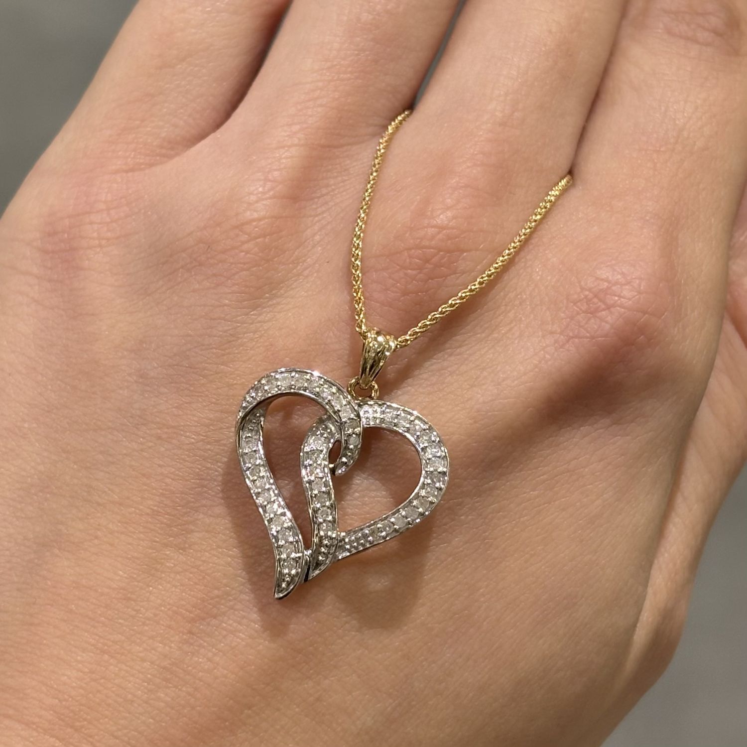 Pre-Owned 9ct Yellow Gold 0.25ct Diamond Heart Pendant