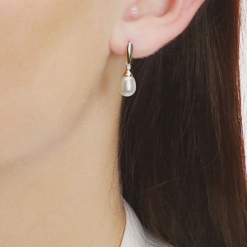 9ct Yellow Gold Freshwater Pearl and Diamond Drop Earrings