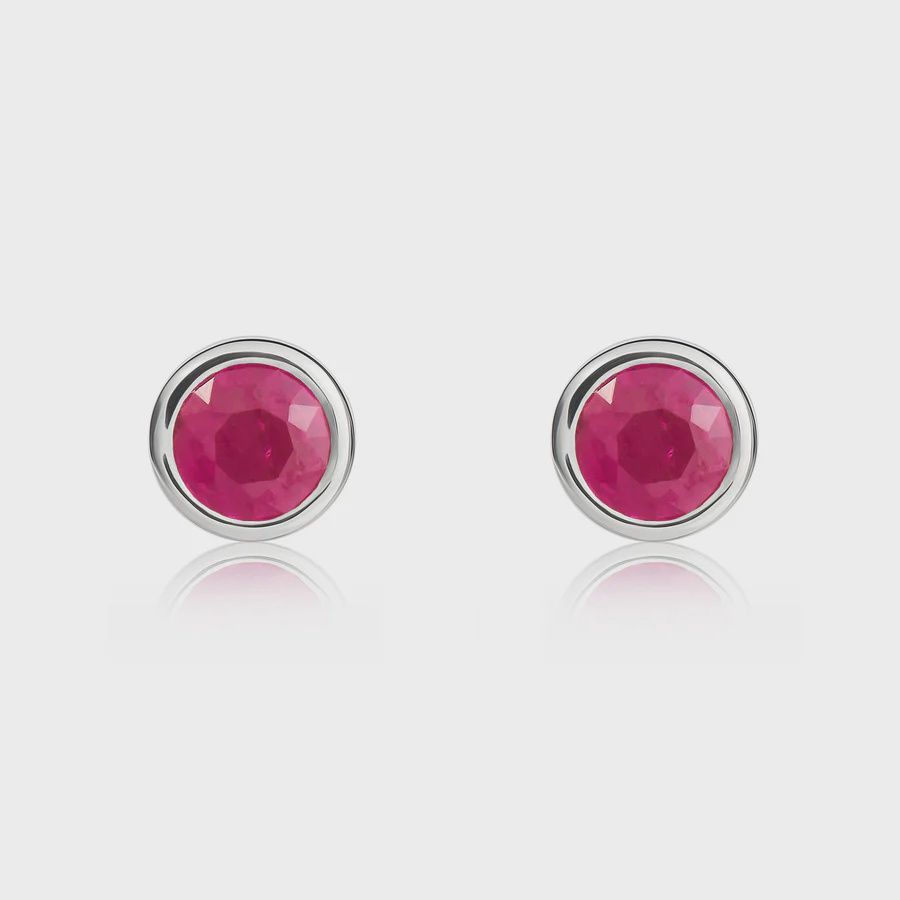 9ct White Gold 4mm Ruby Rubvoer Set Stud Earrings 9ct White Gold 4mm Ruby Rubvoer Set Stud Earrings