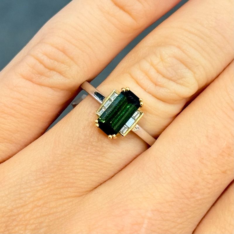 18ct Yellow & White Gold 1.05ct Green Tourmalin & Diamonds