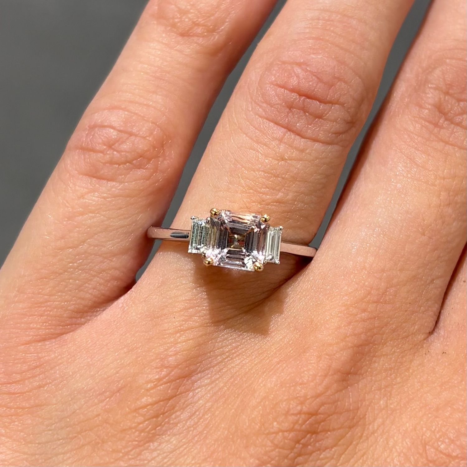 18ct White Gold 1.02ct Morganite & 0.15ct Diamond Ring 18ct White Gold 1.02ct Morganite & 0.15ct Diamond Ring